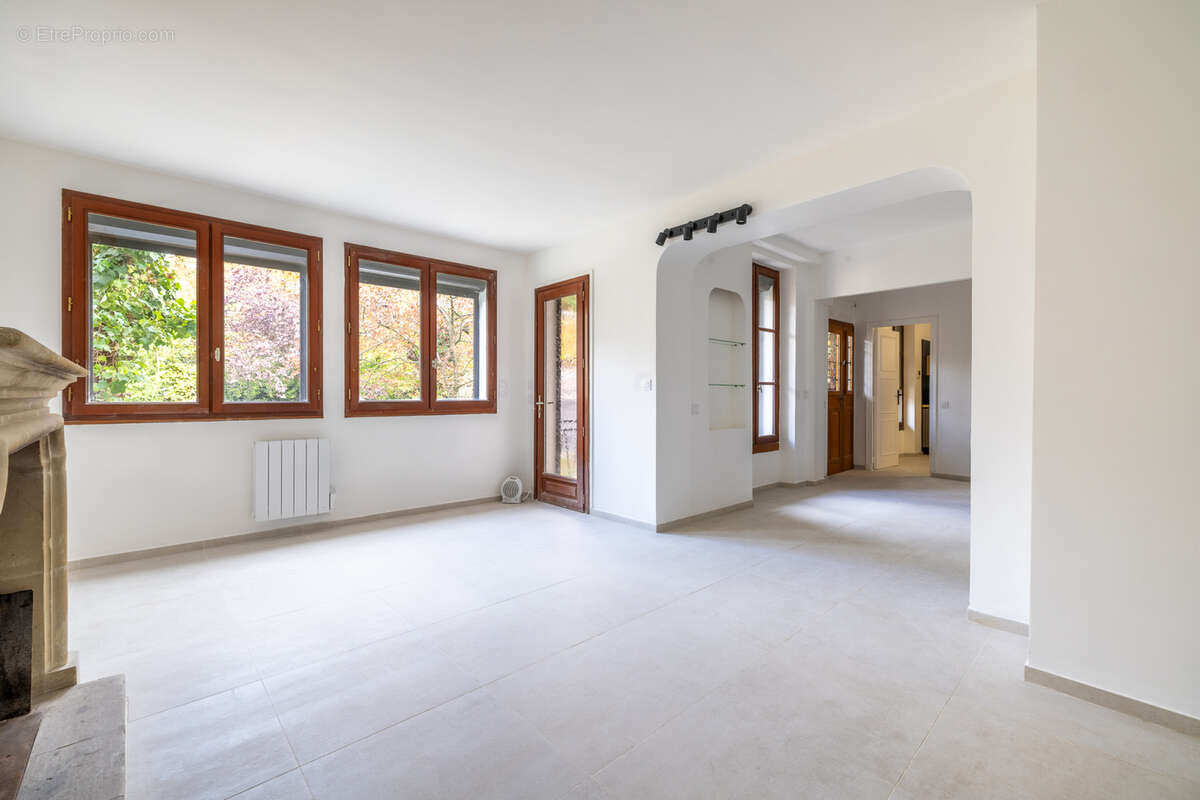 Maison à SAINT-MAUR-DES-FOSSES