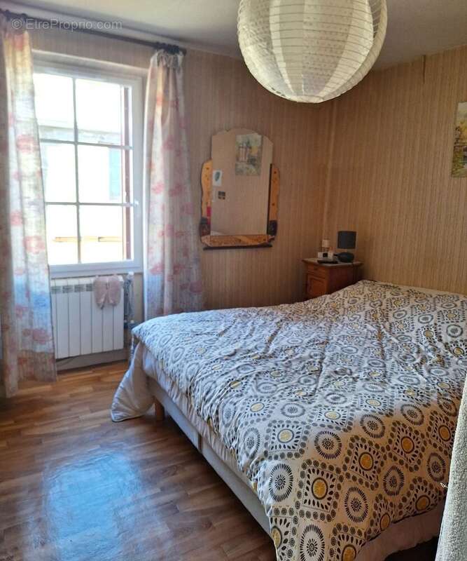 Maison à ROYERE-DE-VASSIVIERE