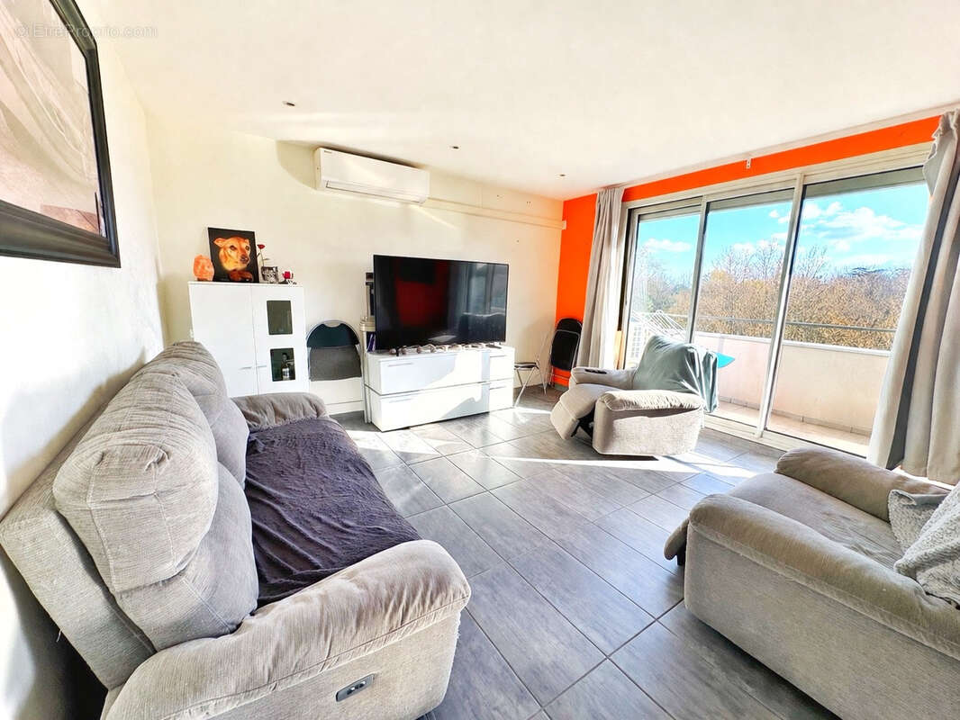 Appartement à OULLINS