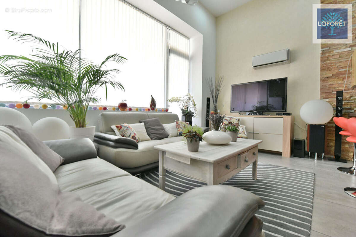 Appartement à VALLAURIS