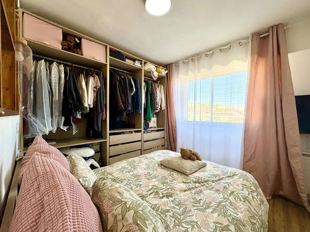 Appartement à SAINT-LAURENT-DU-VAR