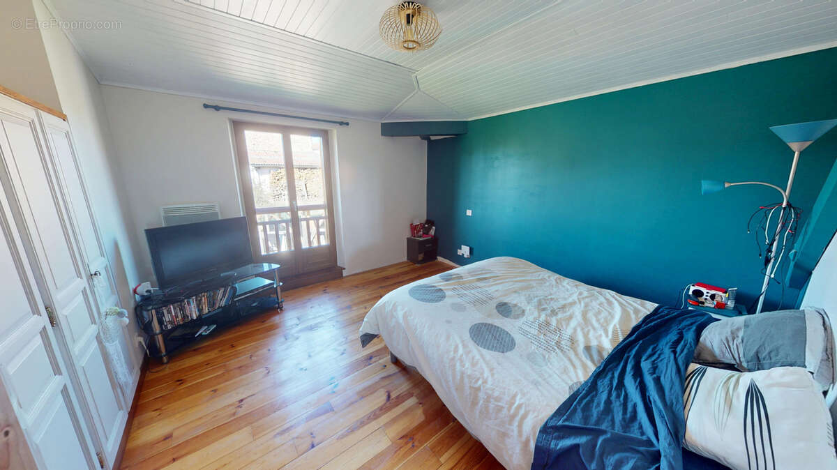 Maison à CRAPONNE-SUR-ARZON