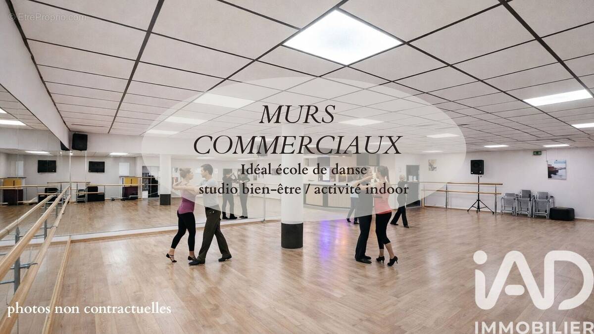 Photo 1 - Commerce à FLEURY