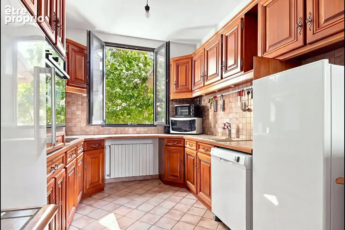 BAGNEUX  - Maison familiale 7 pièces de 136 m² avec jardin + atelier indépendant de 162 m² - photo 8