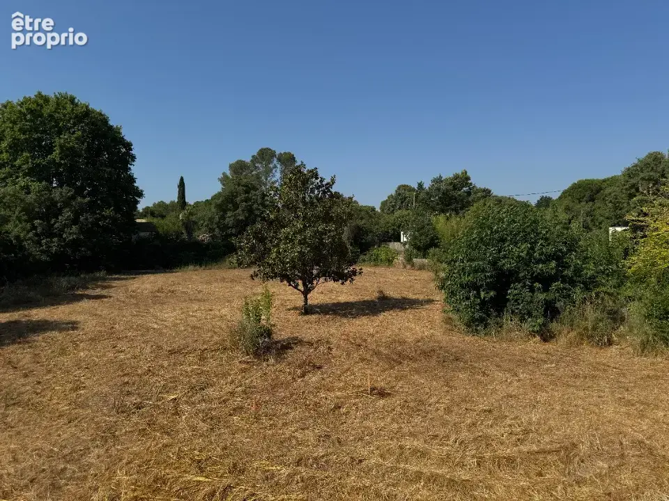Terrain à AIGUES-VIVES