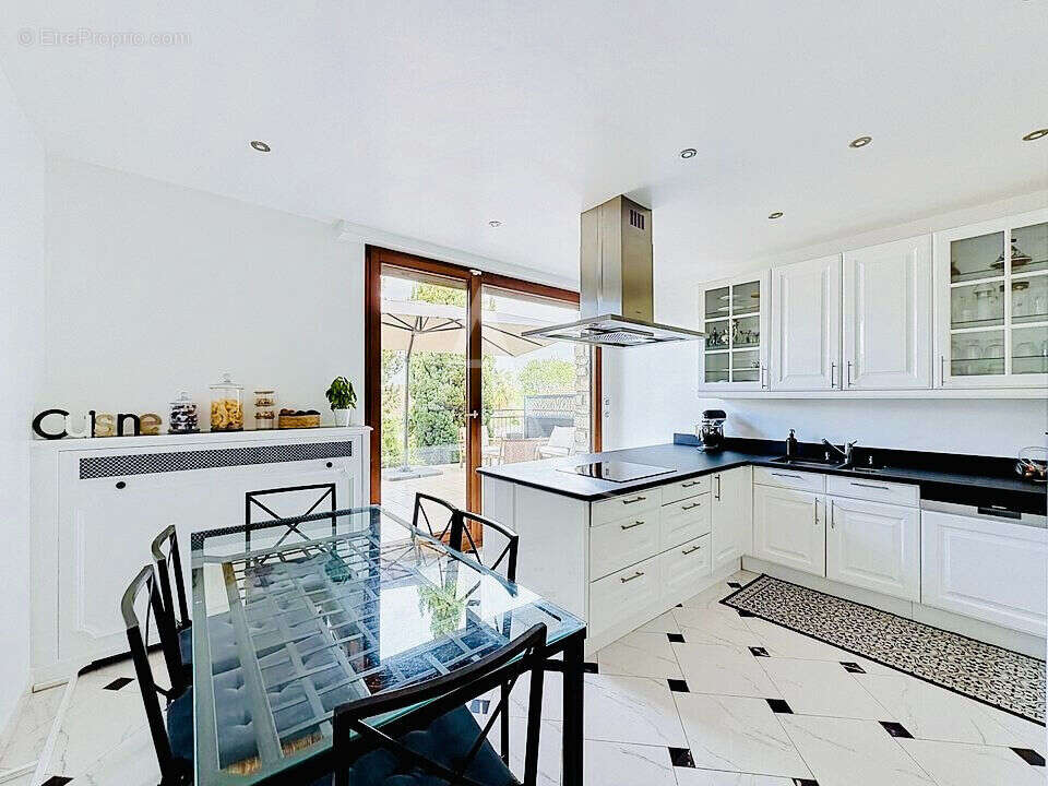Magnifique maison 5chambres sur sous sol total et jardin sans vis-à-vis - photo 7