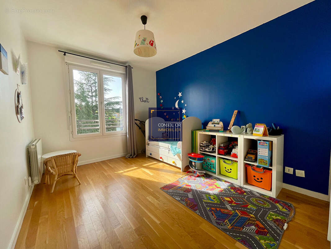 Appartement à SAINT-GENIS-LAVAL