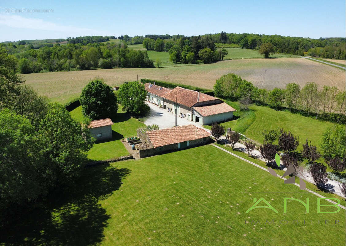 Maison à ROUZEDE