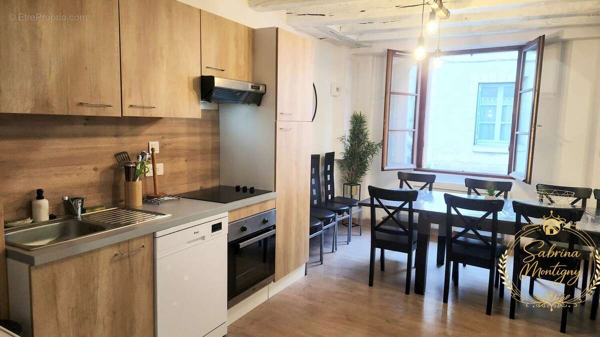 Maison à AZAY-LE-RIDEAU