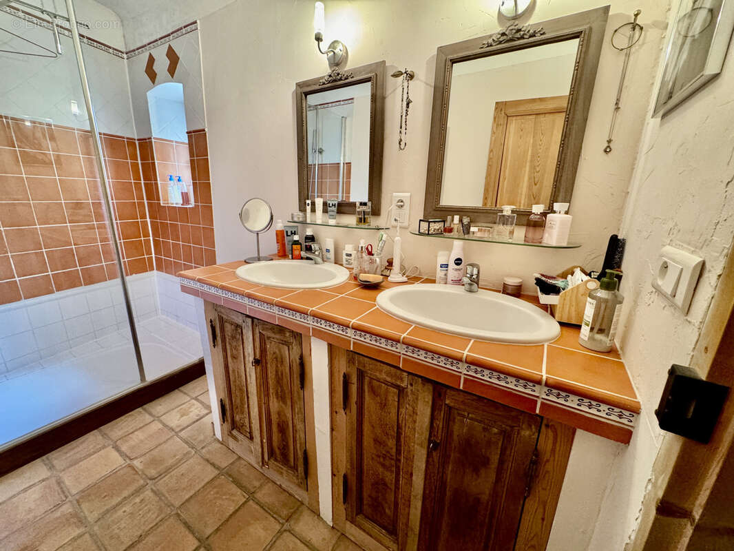 Maison à SAINT-VICTOR-LA-COSTE