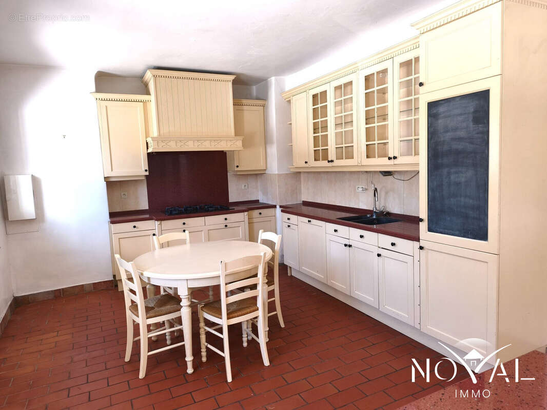 Appartement à SERANON