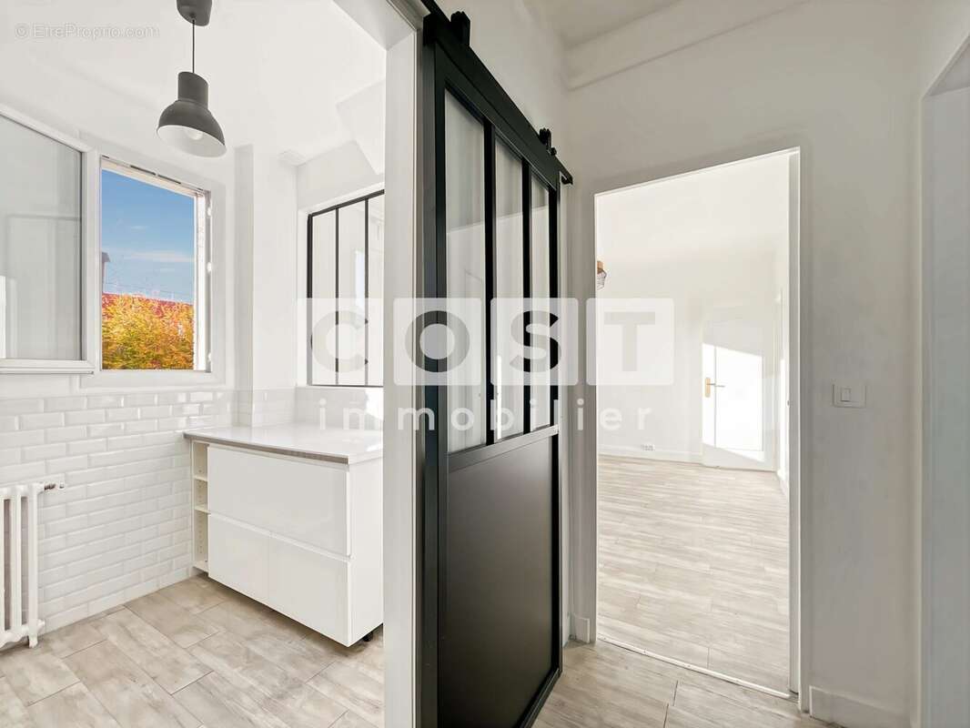 Appartement à LA GARENNE-COLOMBES