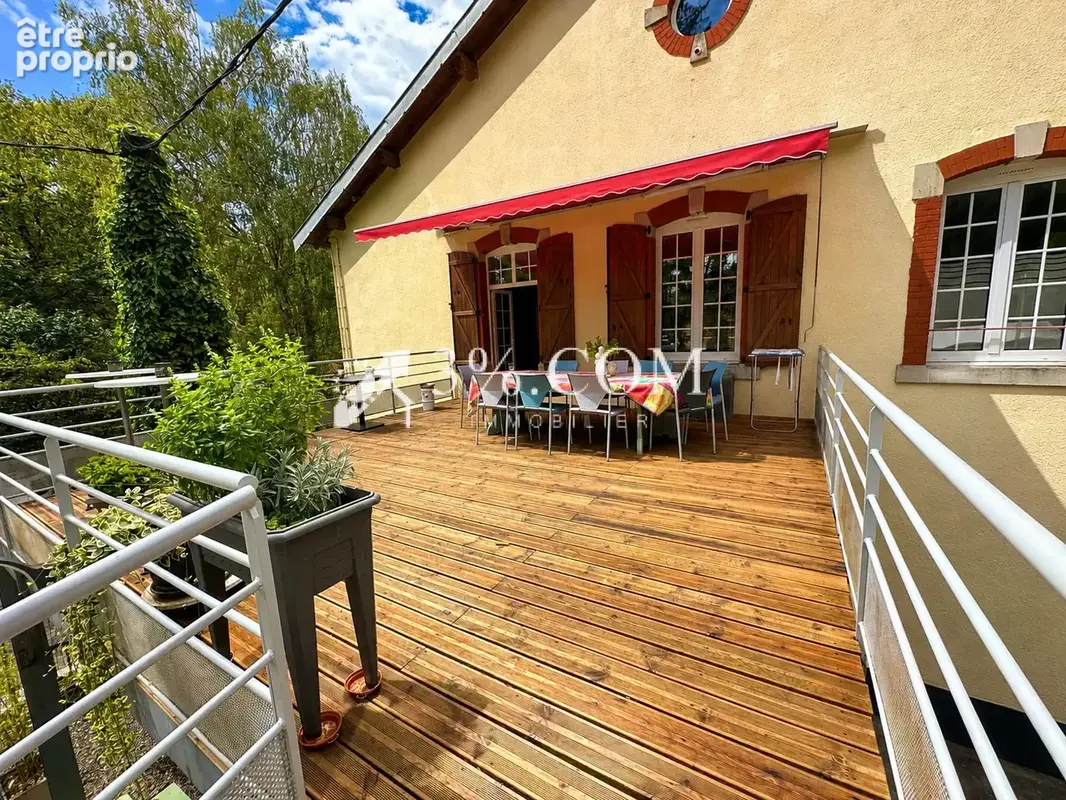 Maison - 4 chambres - garages - dependances - atelier - terrain 1400 m2 - photo 19