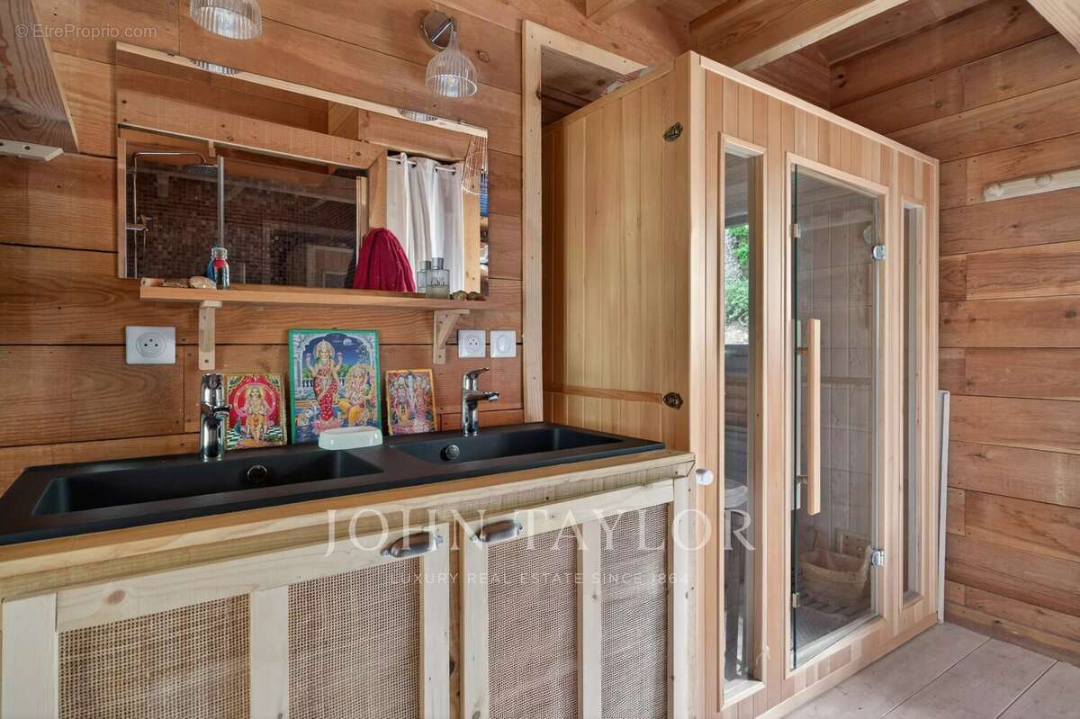 L'Herbe - superbe Villa bois Esprit cabane - John Taylor - photo 8