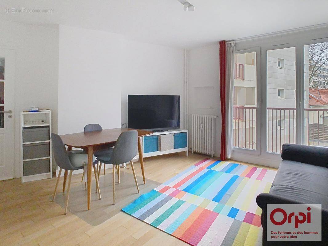Appartement à ISSY-LES-MOULINEAUX