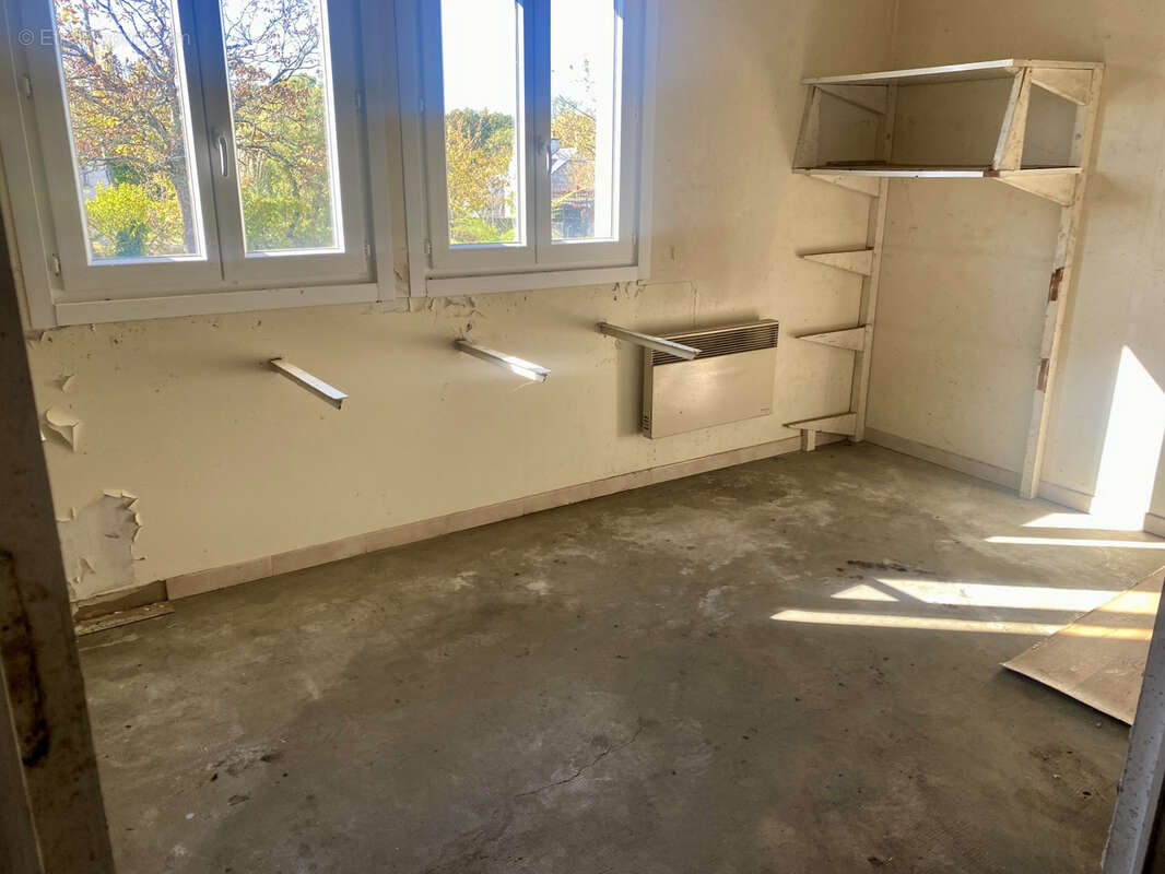 Maison à LA BREILLE-LES-PINS