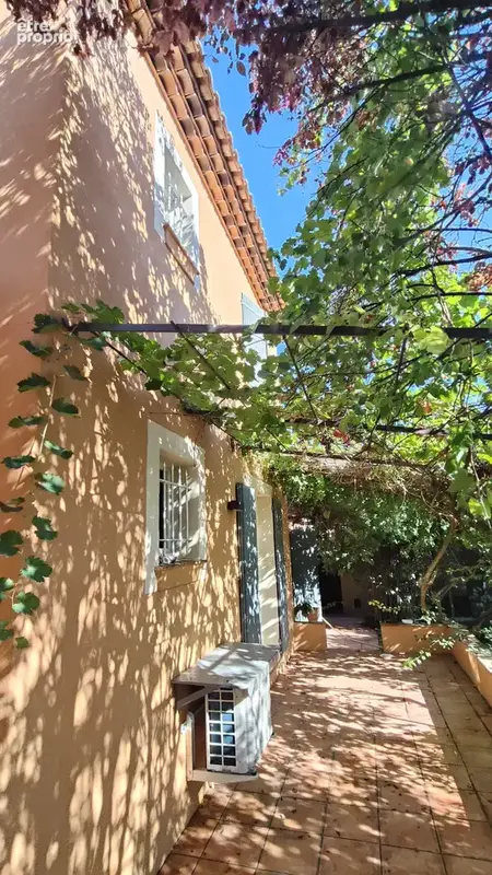 Gonfaron Jolie Villa beau volumes - photo 11