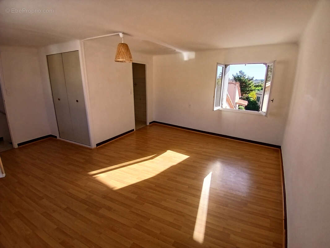 Appartement à SAINT-CHRISTOL-LES-ALES