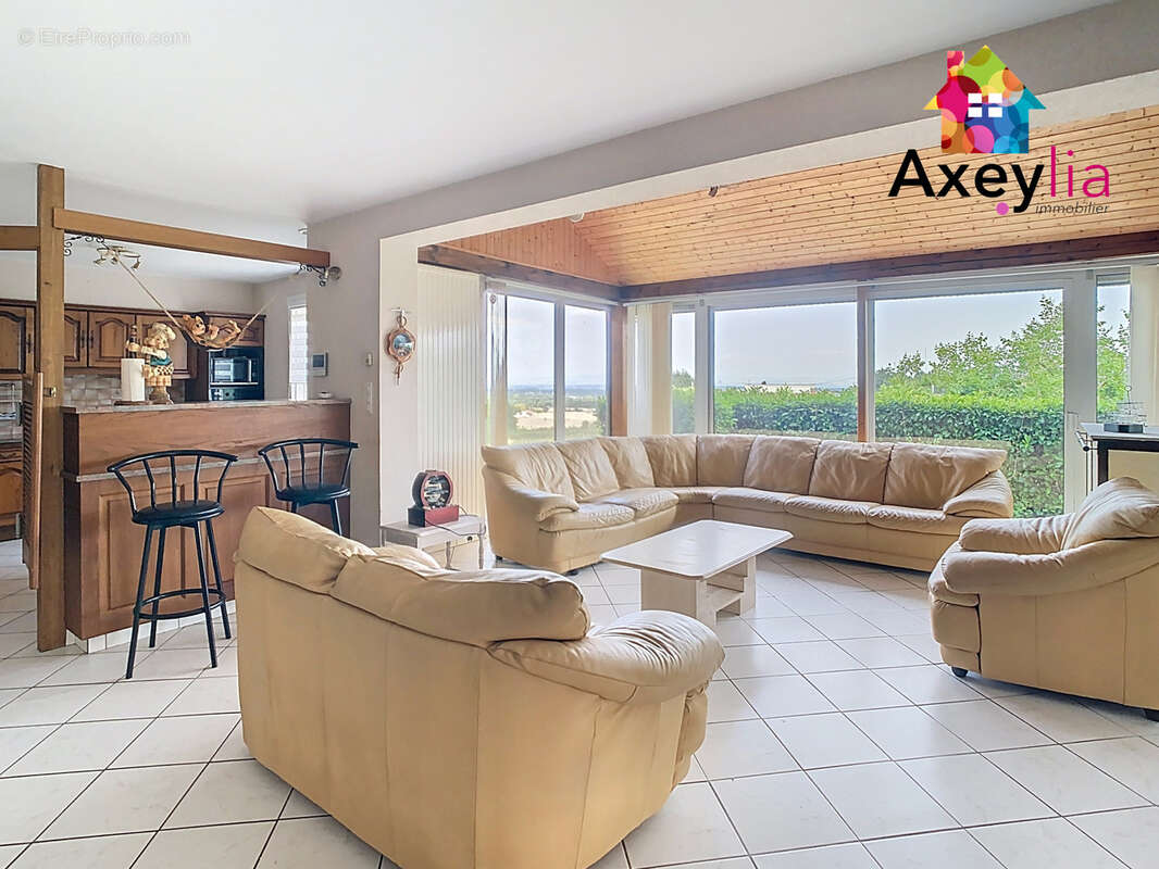 A vendre- saint-haon-le-vieux- maison familiale sur terrain de 3440 m2 avec piscine - photo 8