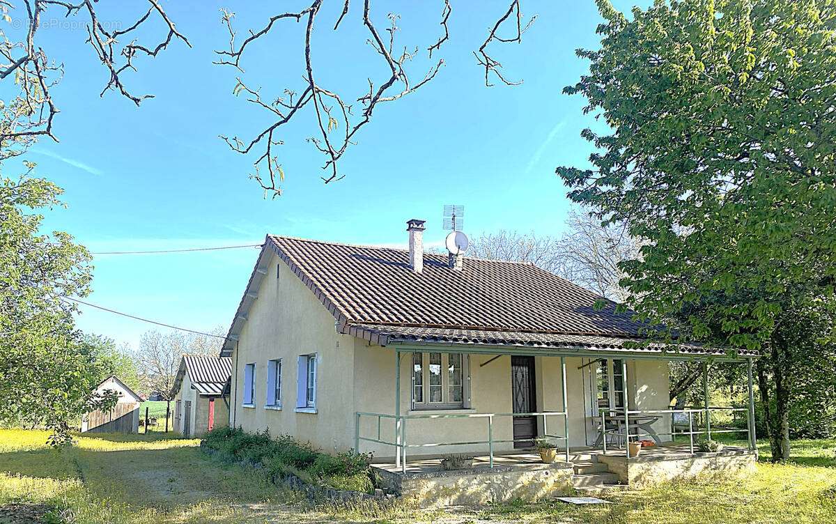 Maison à NEGRONDES