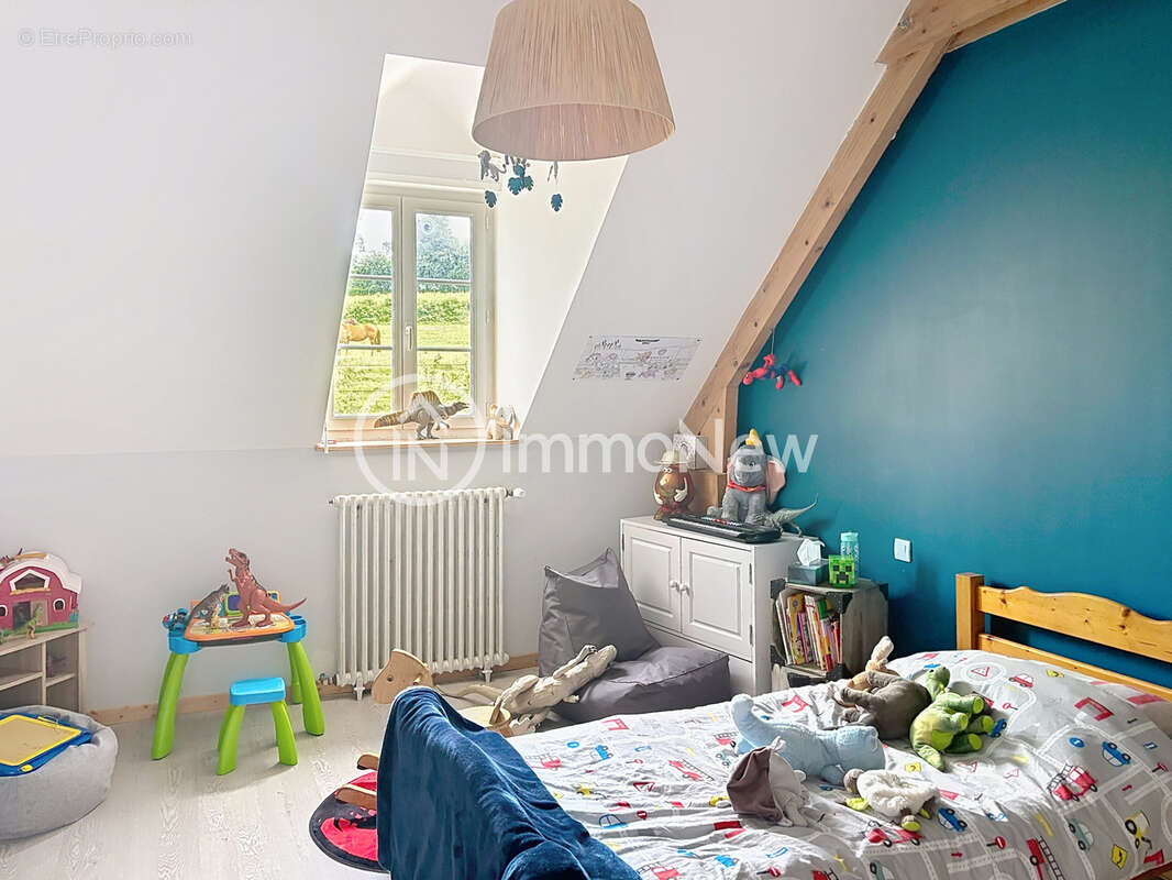 Superbe maison en pierre 192 m2 sur terrain 4807 m2 avec beaux volumes et puits - photo 10