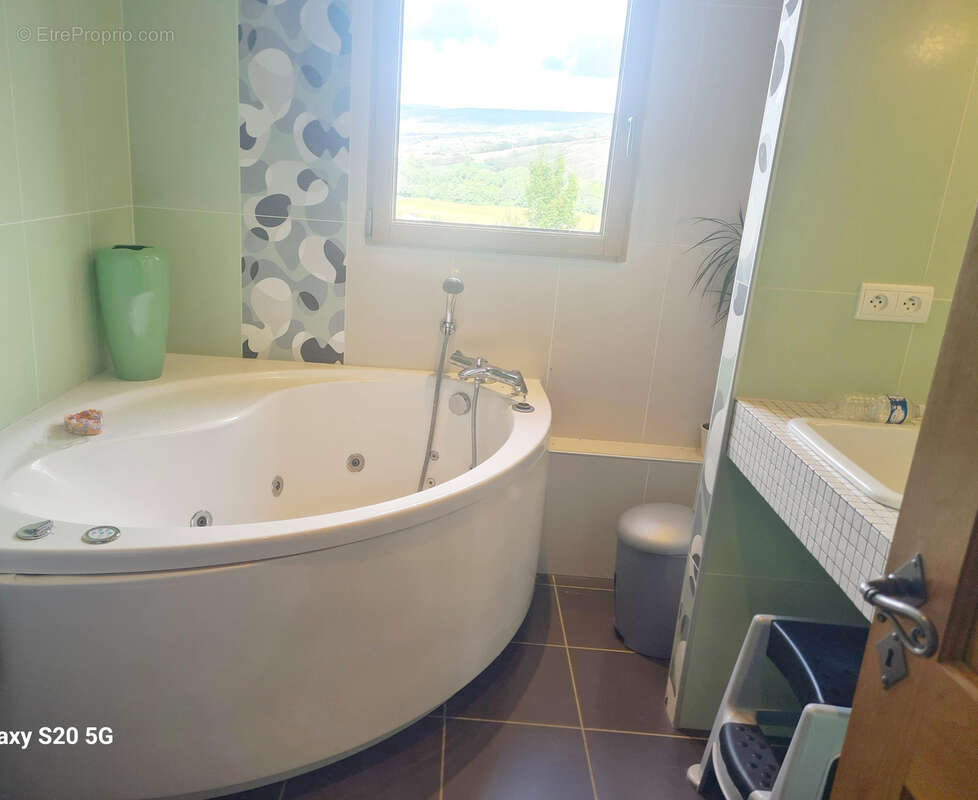 Maison à VEYRE-MONTON