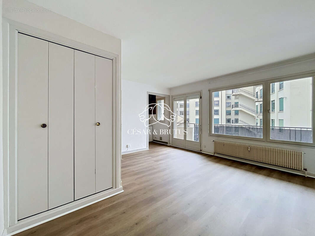 Appartement à LYON-8E