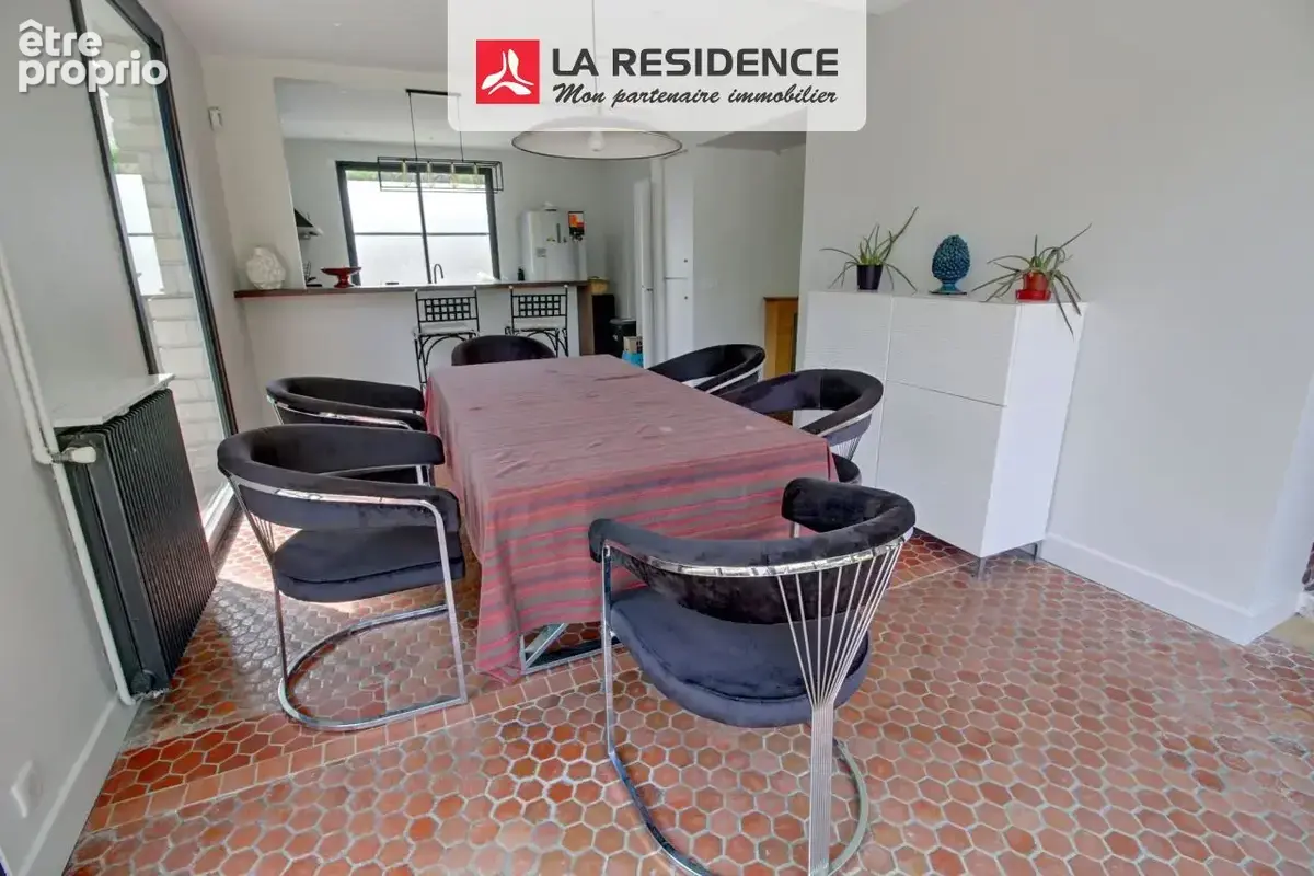 Maison 8 pièces 199 m² à vendre à Evecquemont (78740) - photo 4