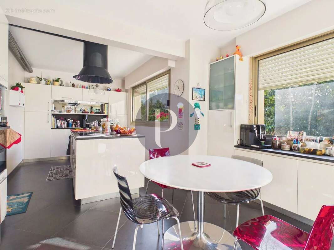 Maison à VERRIERES-LE-BUISSON