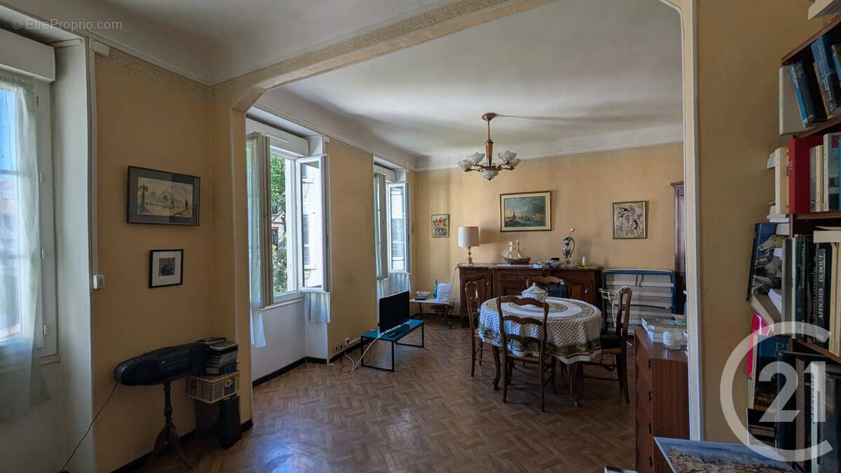Appartement à MARSEILLE-4E