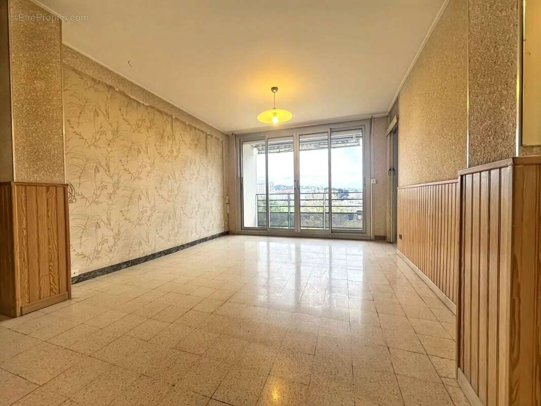 Appartement à MARSEILLE-9E