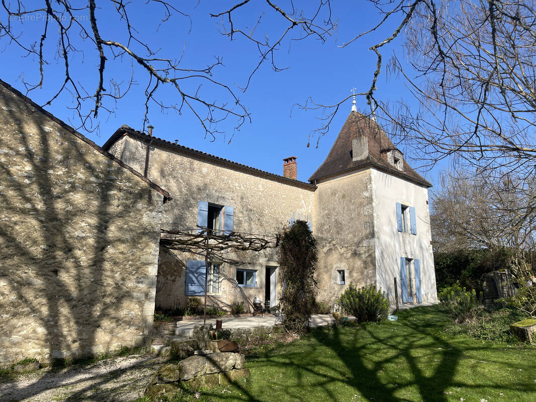 Maison à CHAMPCEVINEL