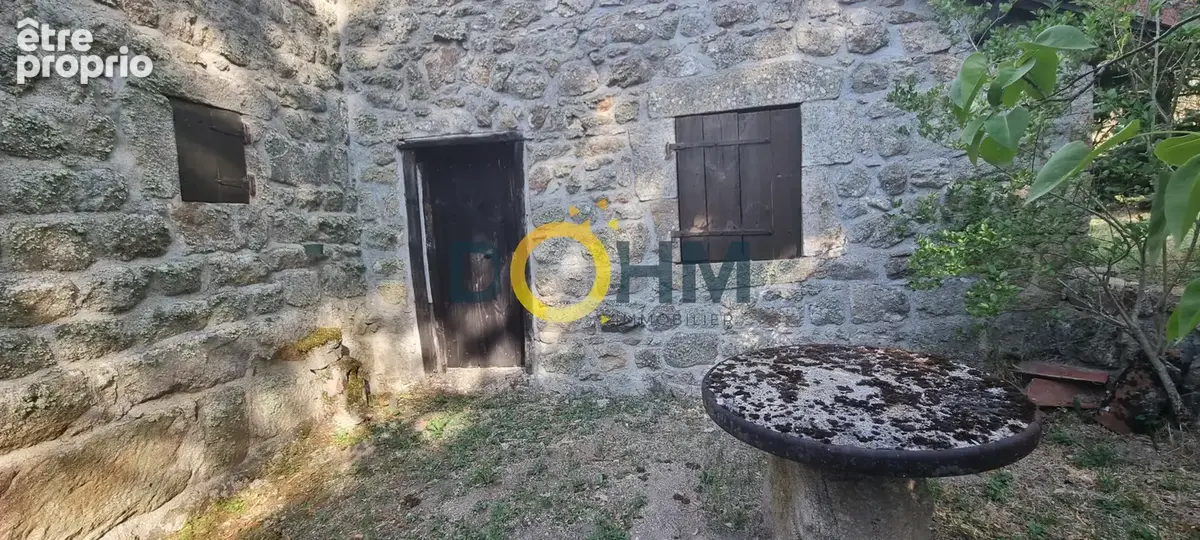 Corps de ferme à rénover avec fort potentiel d'agrandissement, hangar et jardin arboré à Usson-en-Forez - photo 3