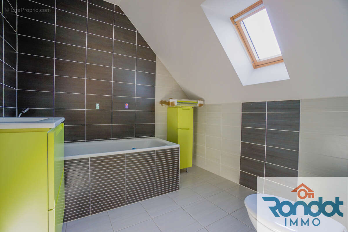 Maison à NORGES-LA-VILLE