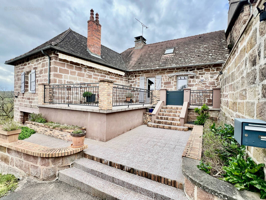 Maison à SAINT-VIANCE