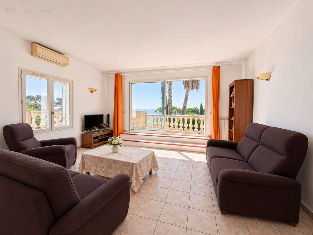 Carqueiranne – le pradon – 293 m² – vue mer – plage à pied – 2 habitations - photo 11