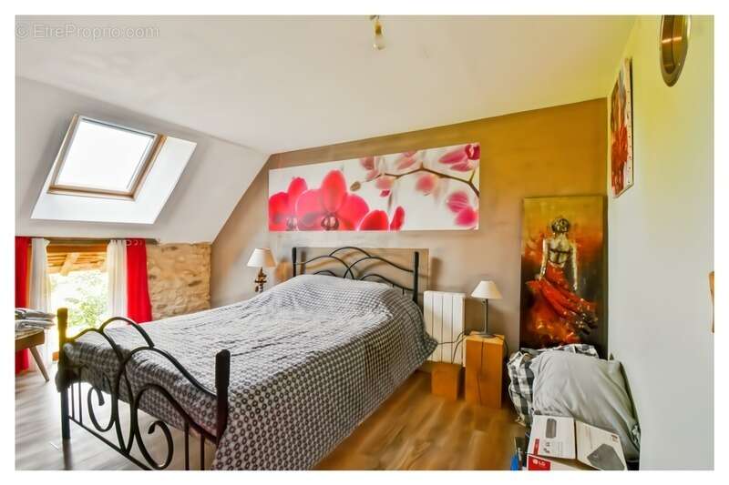 Propriété à vendre à Touchay : 2 maisons avec 4.5 hectares TOUCHAY (18) - photo 12