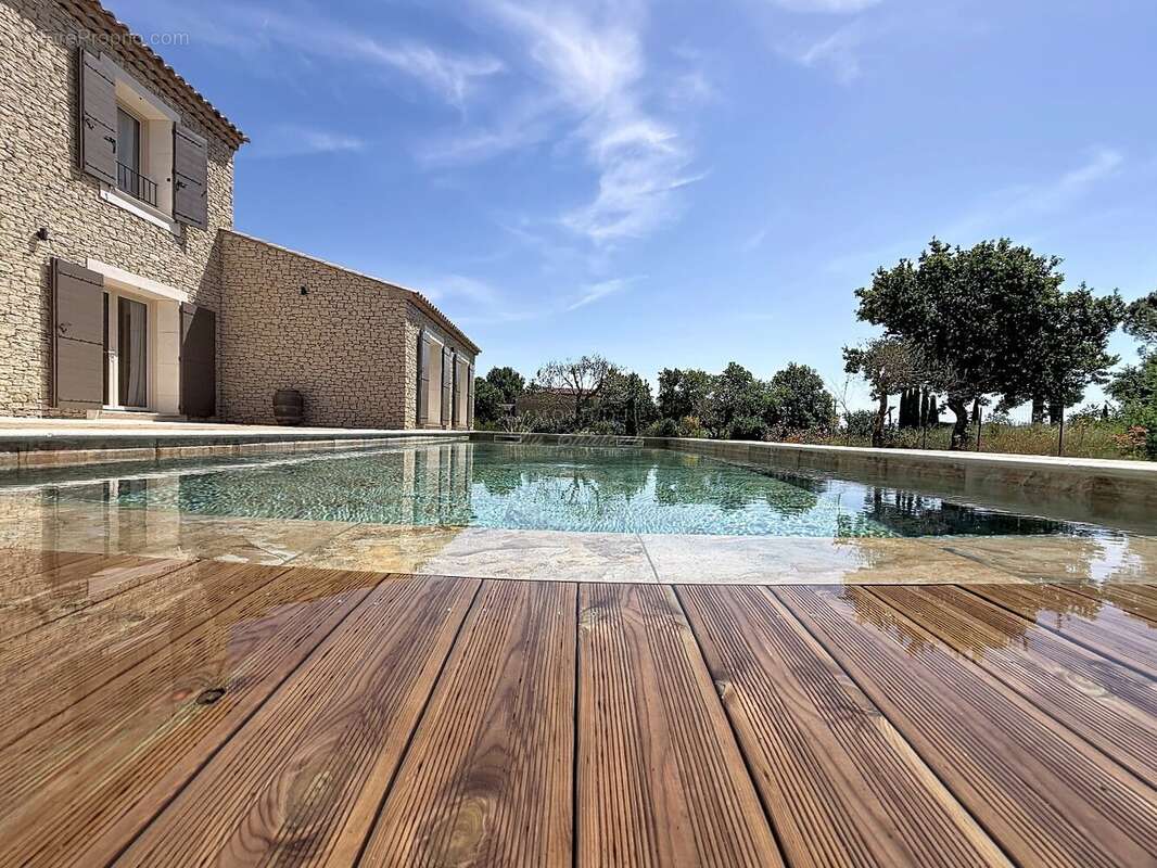 Élégante propriété en pierre neuve avec piscine et pool-house dans un environnement privilégié - photo 11