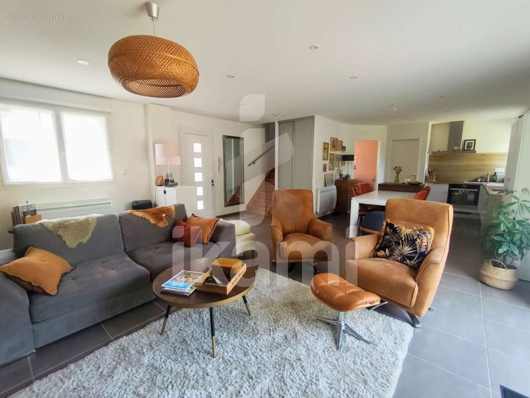 Maison entièrement rénovée 103 m2 Génissieux - photo 4