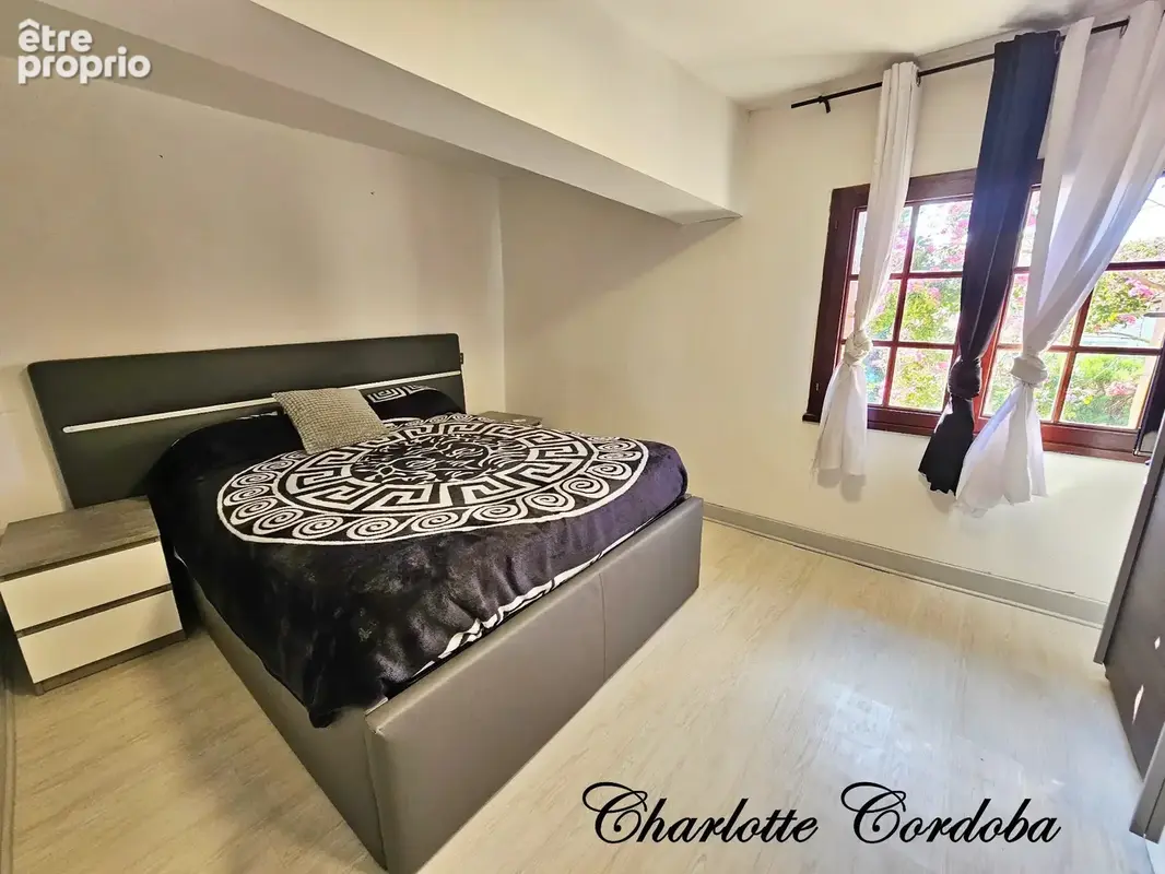 Maison familiale de 131 m² avec 4 chambres, véranda et grand garage à AYET - photo 11
