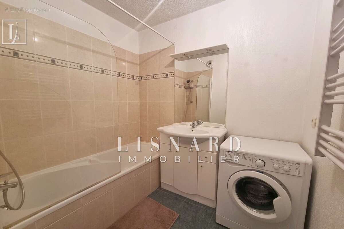 Appartement à VALLAURIS