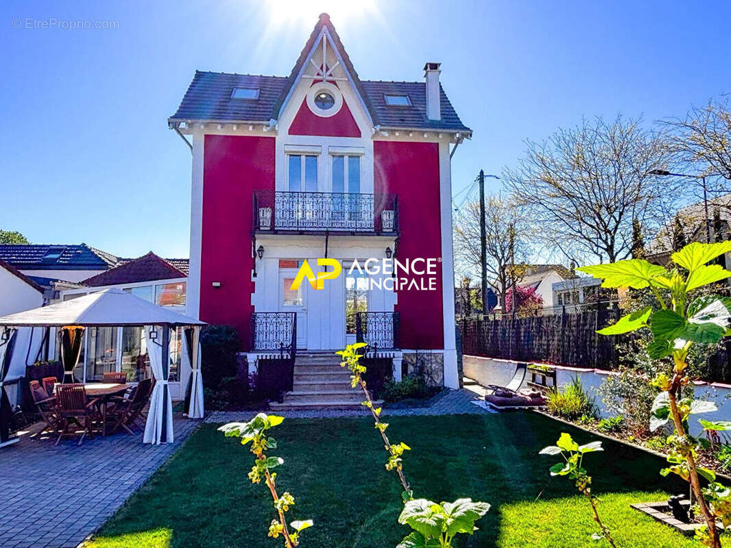 Maison à SARTROUVILLE