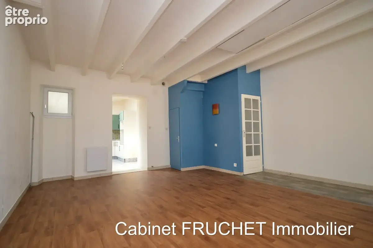 CHANTONNAY - Maison de caractère avec 2 chambres - photo 5