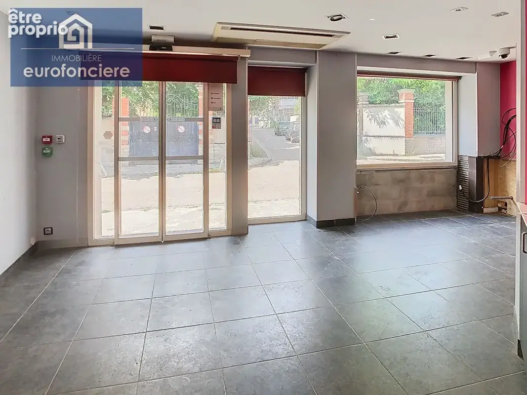 Ensemble immobilier avec local commercial et appartement  ? Fort potentiel - photo 1