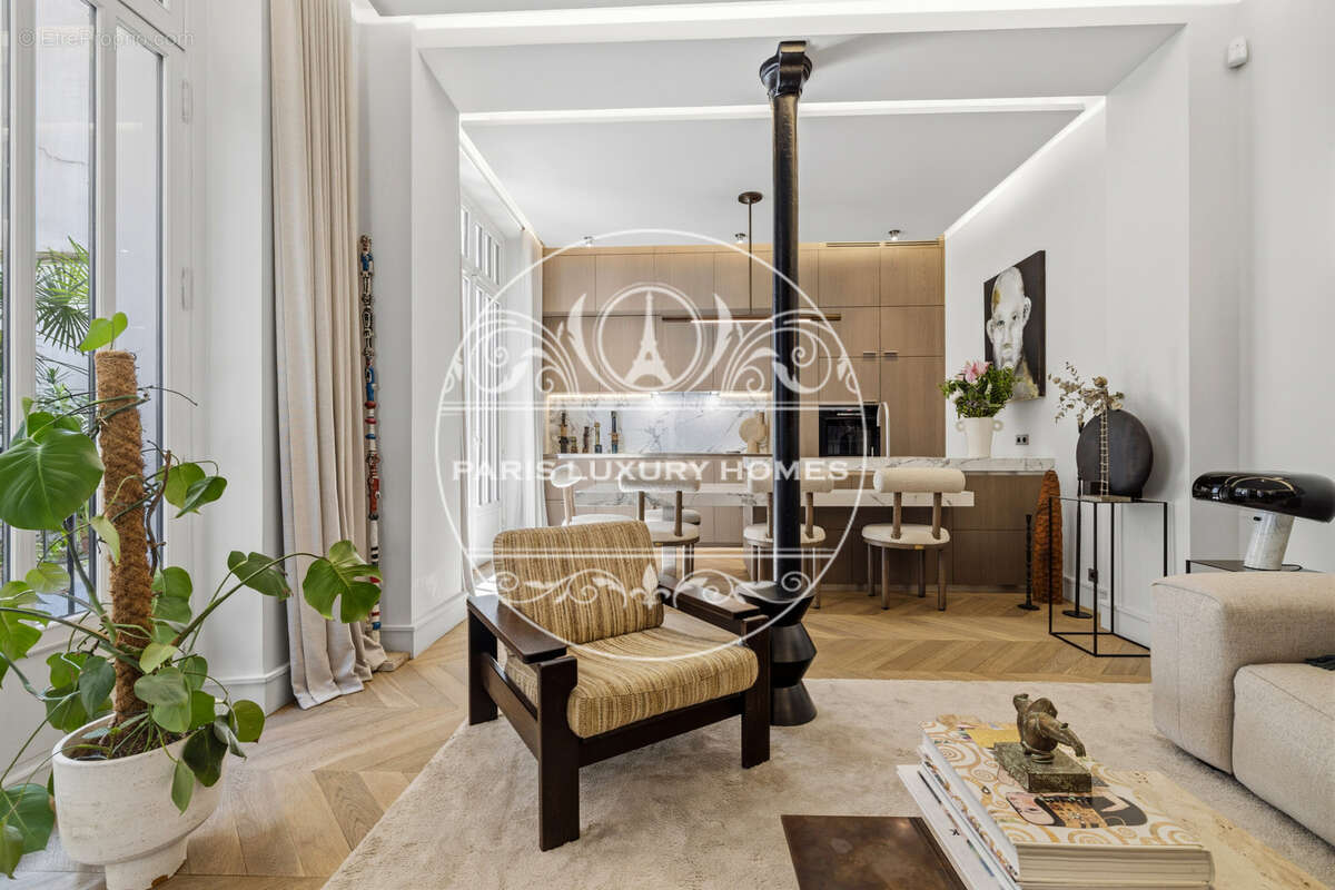 Appartement à PARIS-11E