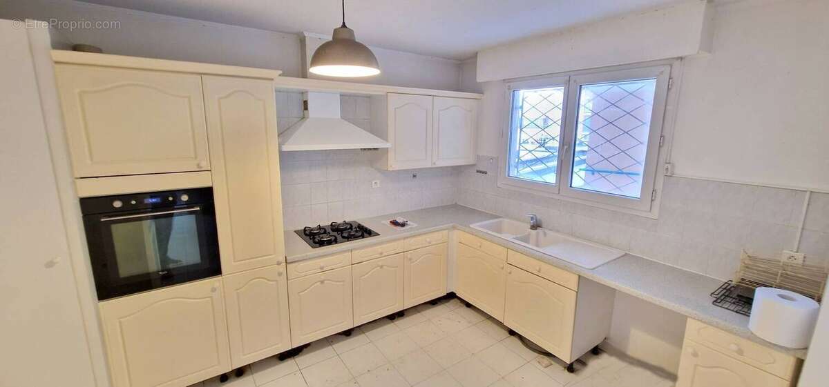 Appartement 4 pièces à vendre à Saint Raphaël Var - SOUS OFFRE- - photo 8