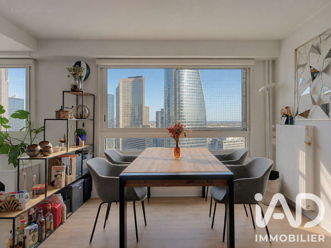 Photo 2 - Appartement à COURBEVOIE