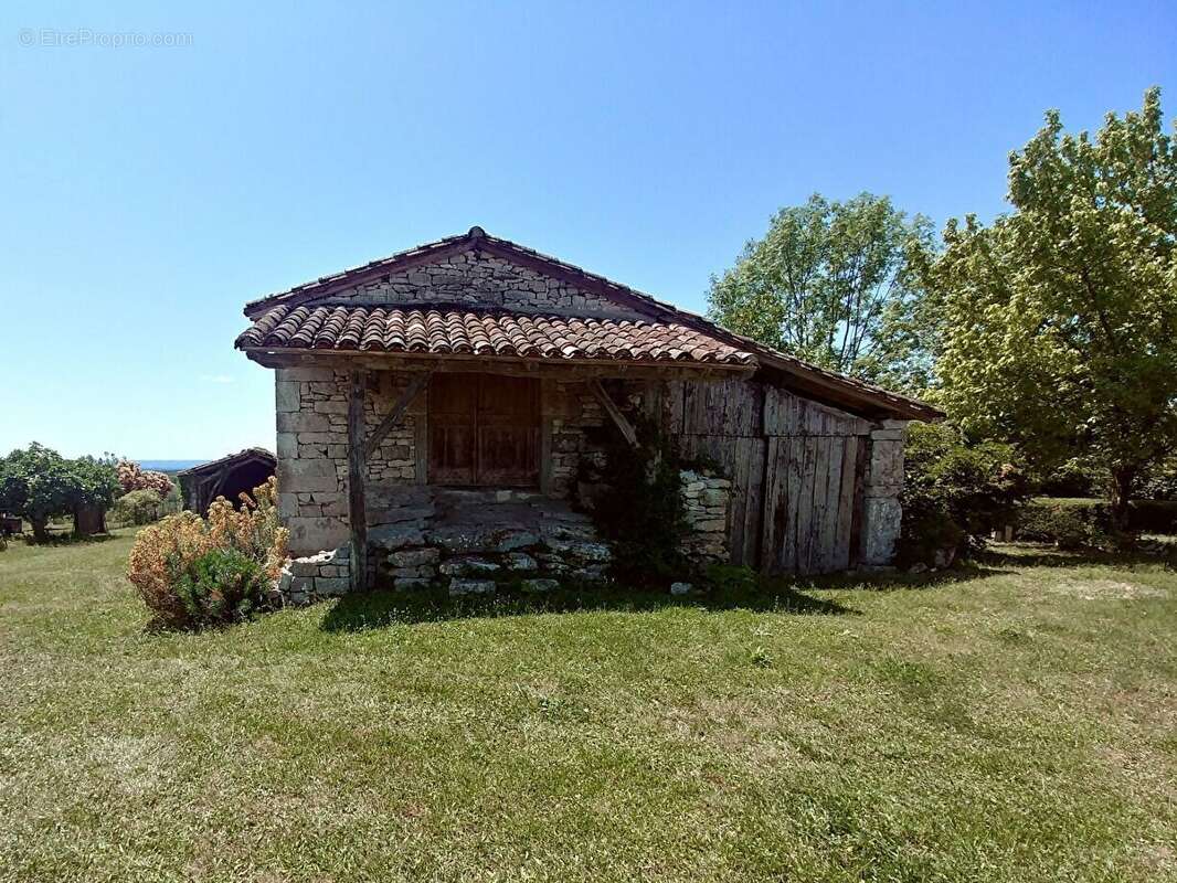 Belle grange à restaurer Saint Antonin Noble Val 120 m2 - photo 4