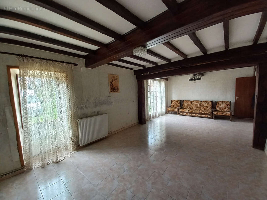 Maison à MONTESQUIOU