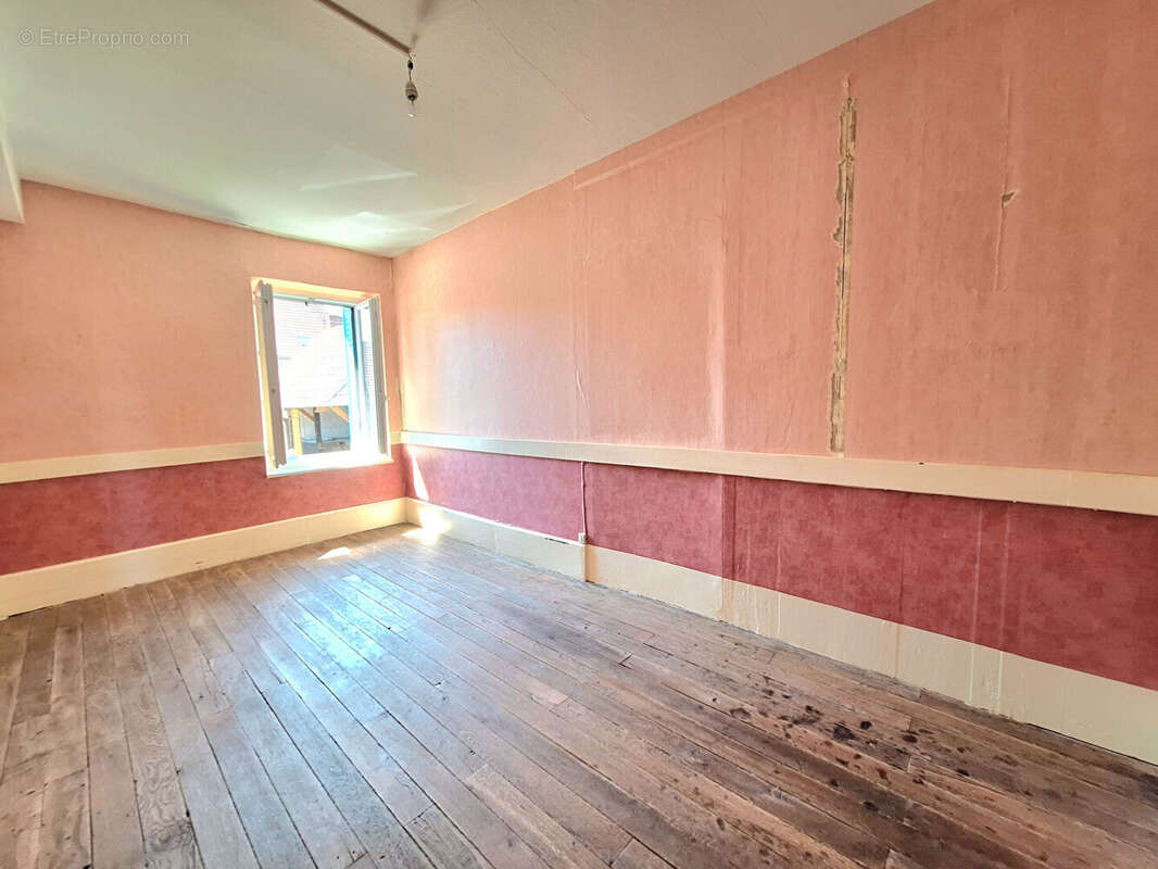 A vendre Grande maison à fort potentiel à Doyet - photo 11